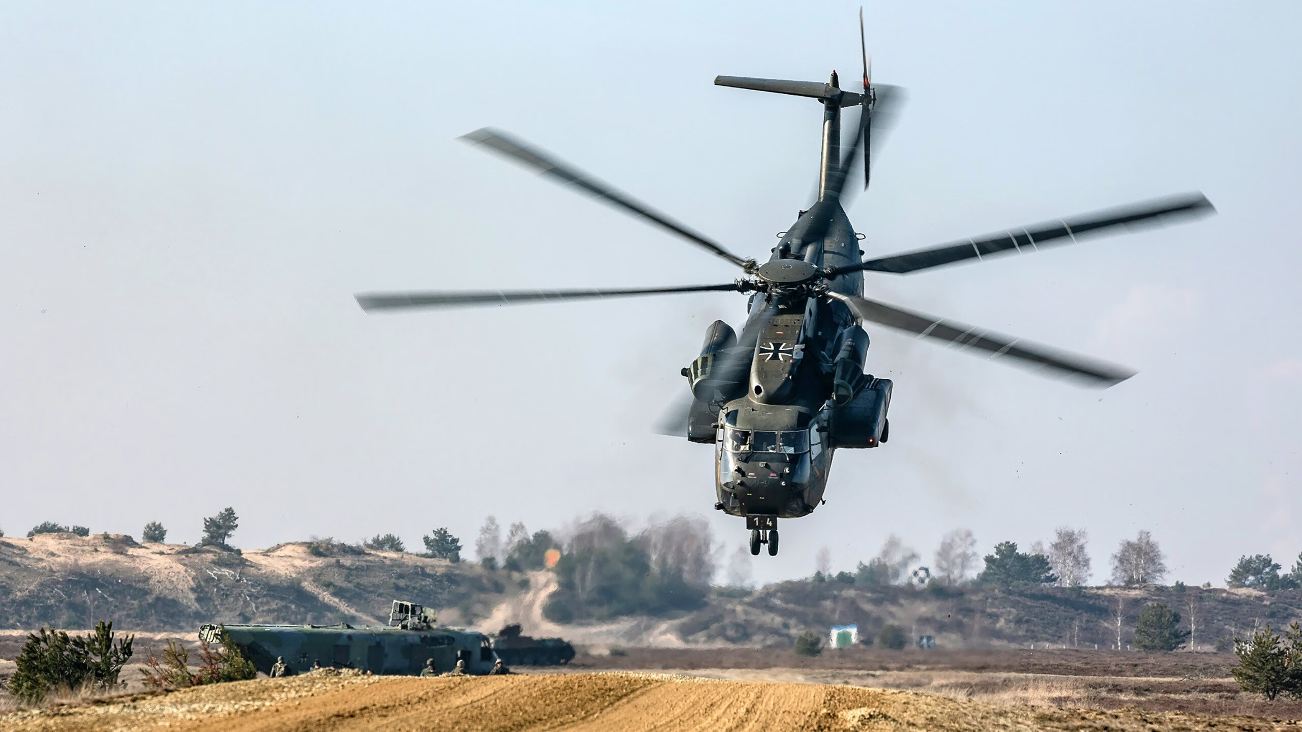 爱游戏全站注册-德甲战况激烈，比分2-2，比赛亮点：场上双方抢断成功率都超过70%，德甲比分竞猜攻略